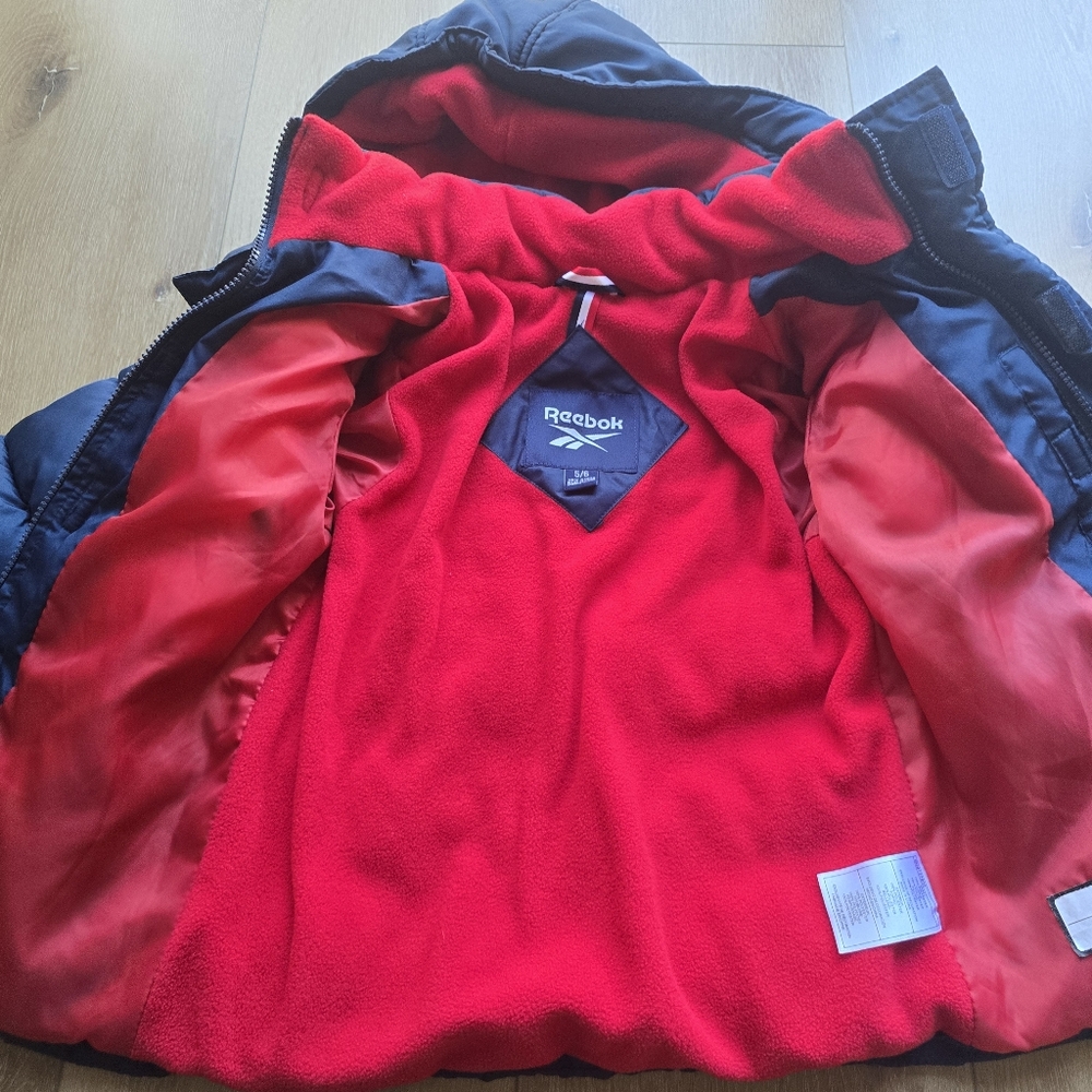 Reebok Boys' Color Blocked Long Sleeve Puffer Jacket Coat Winter Size 5 6 - Picture 3 of 6